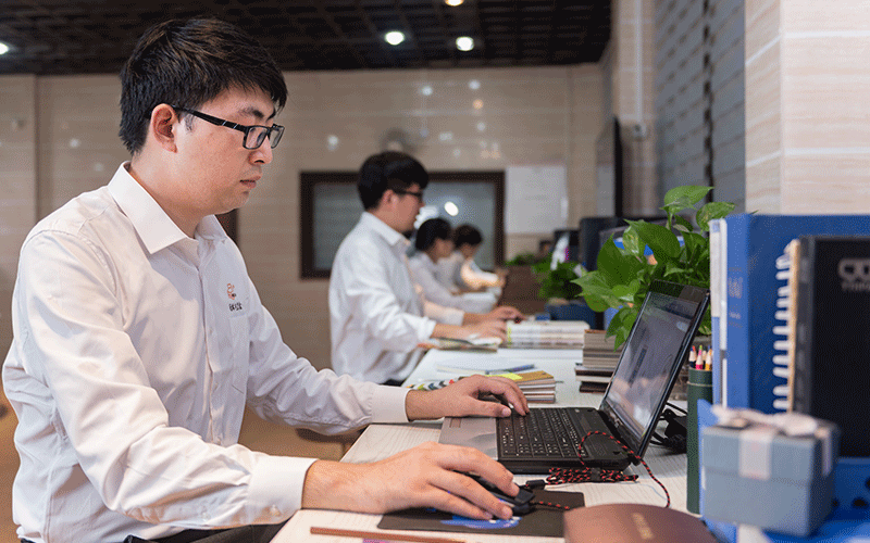 冠琳專業的設計師團隊